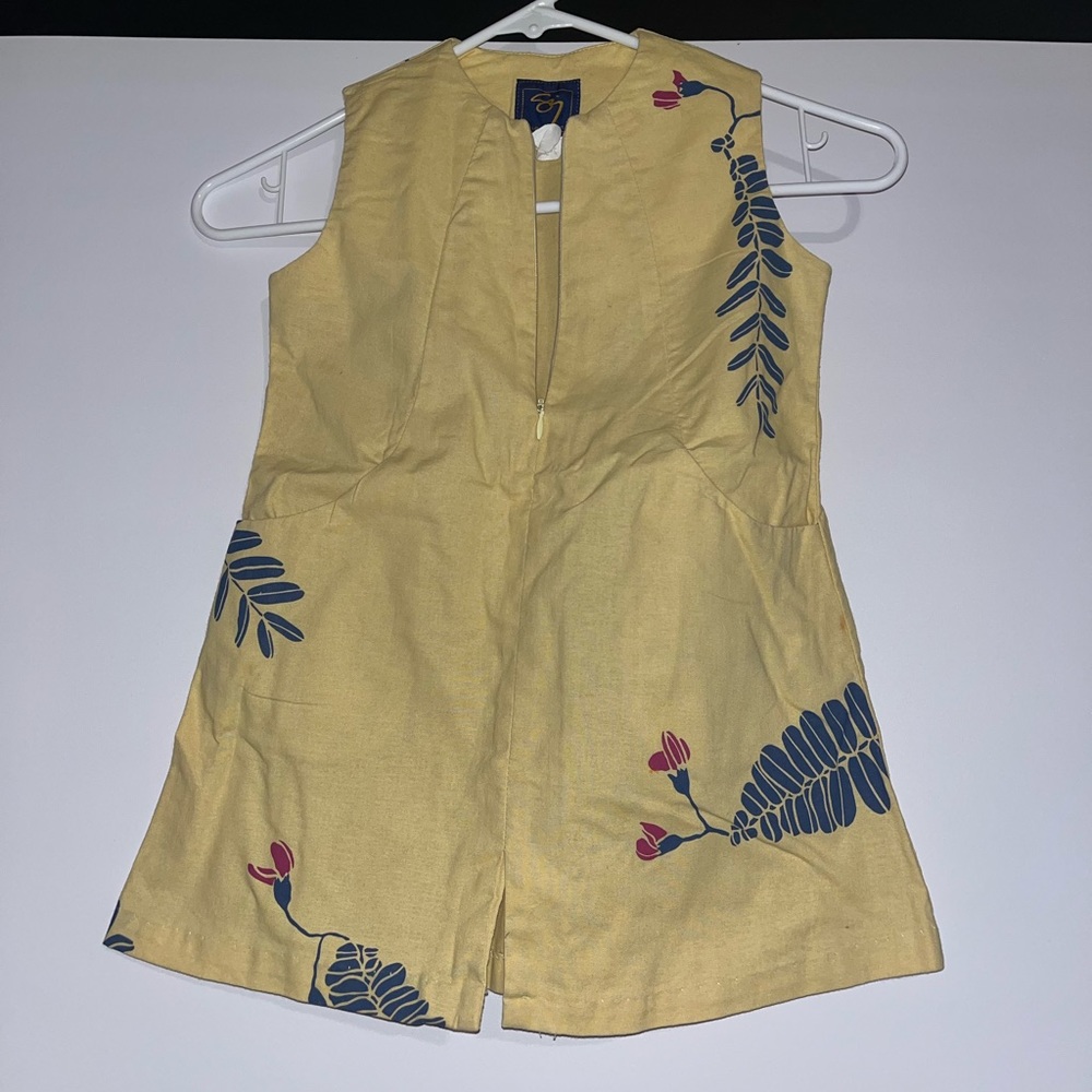 Kid's girls Hawaiian dress sig zane yellow, green, and red size 3